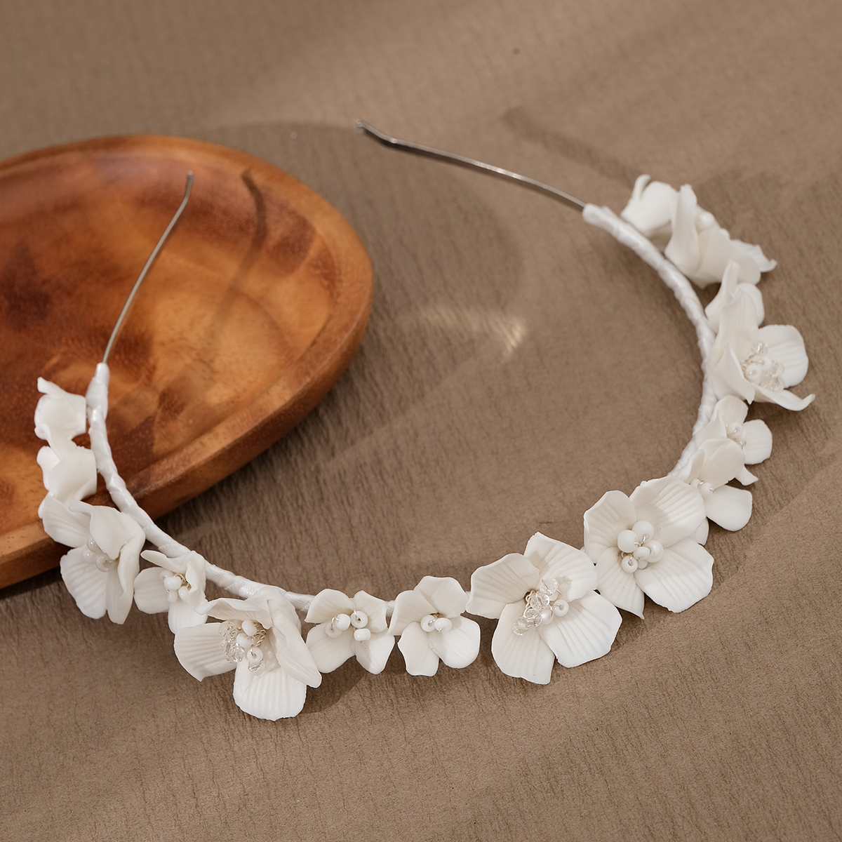 Efily Bride White Flower Hair  - đánh giá và giá Wedding Arch Flower
