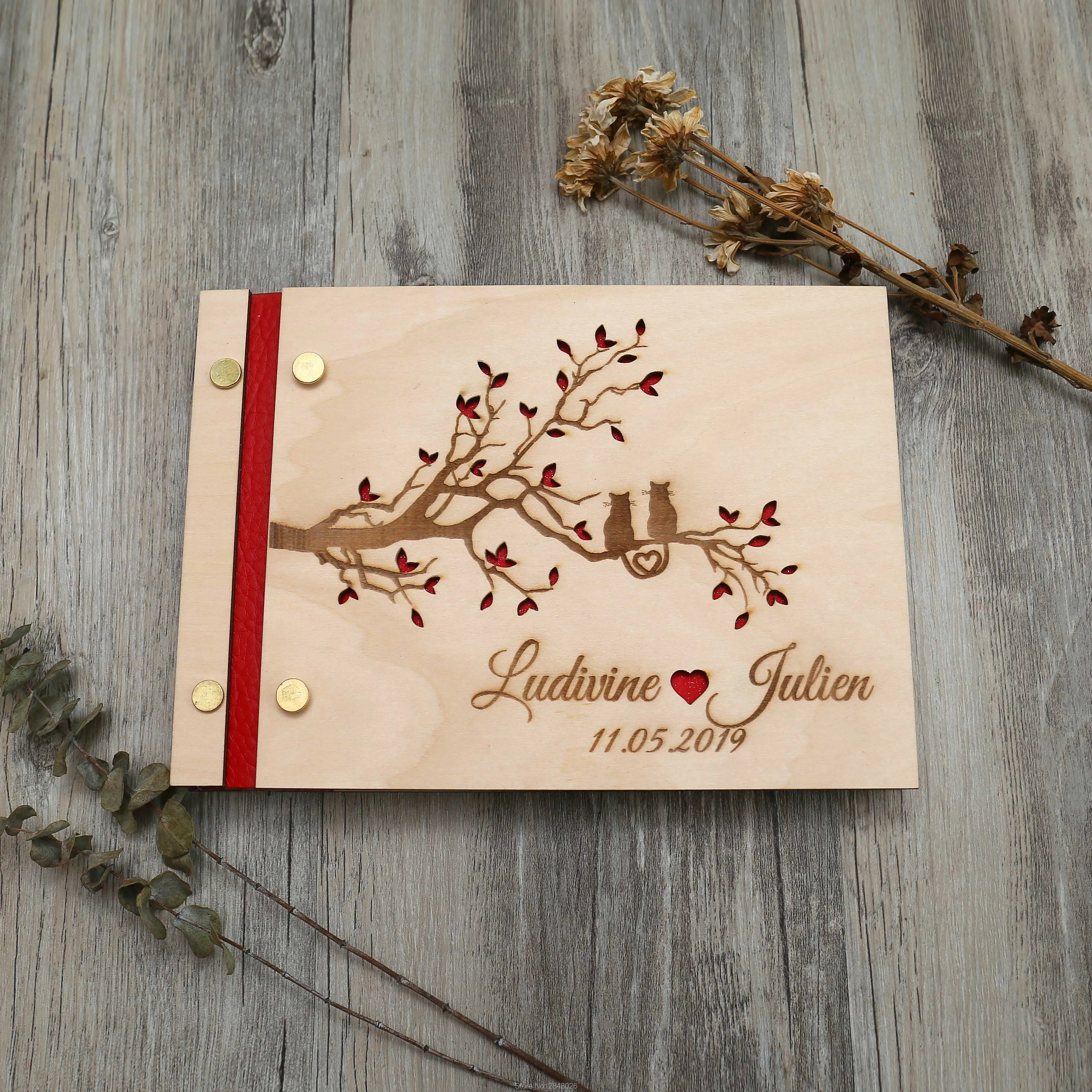 Rustic engraved tree with love - đánh giá và giá Personalized Guest Book