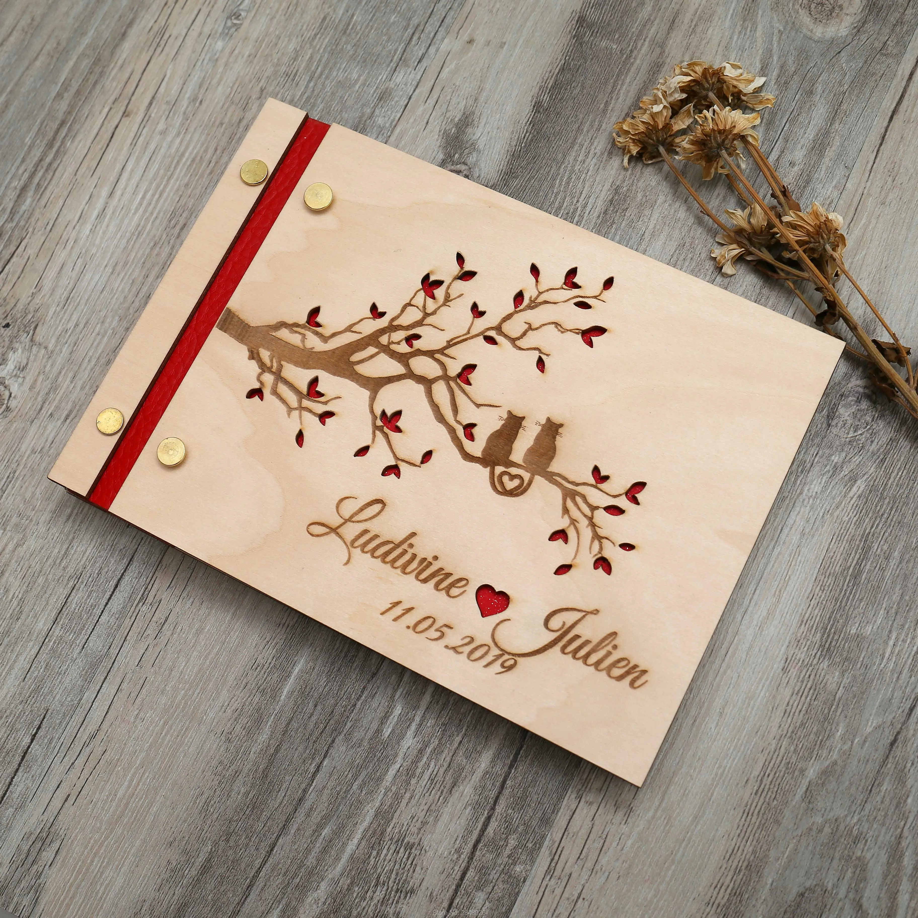Rustic engraved tree with love - đánh giá và giá Personalized Guest Book