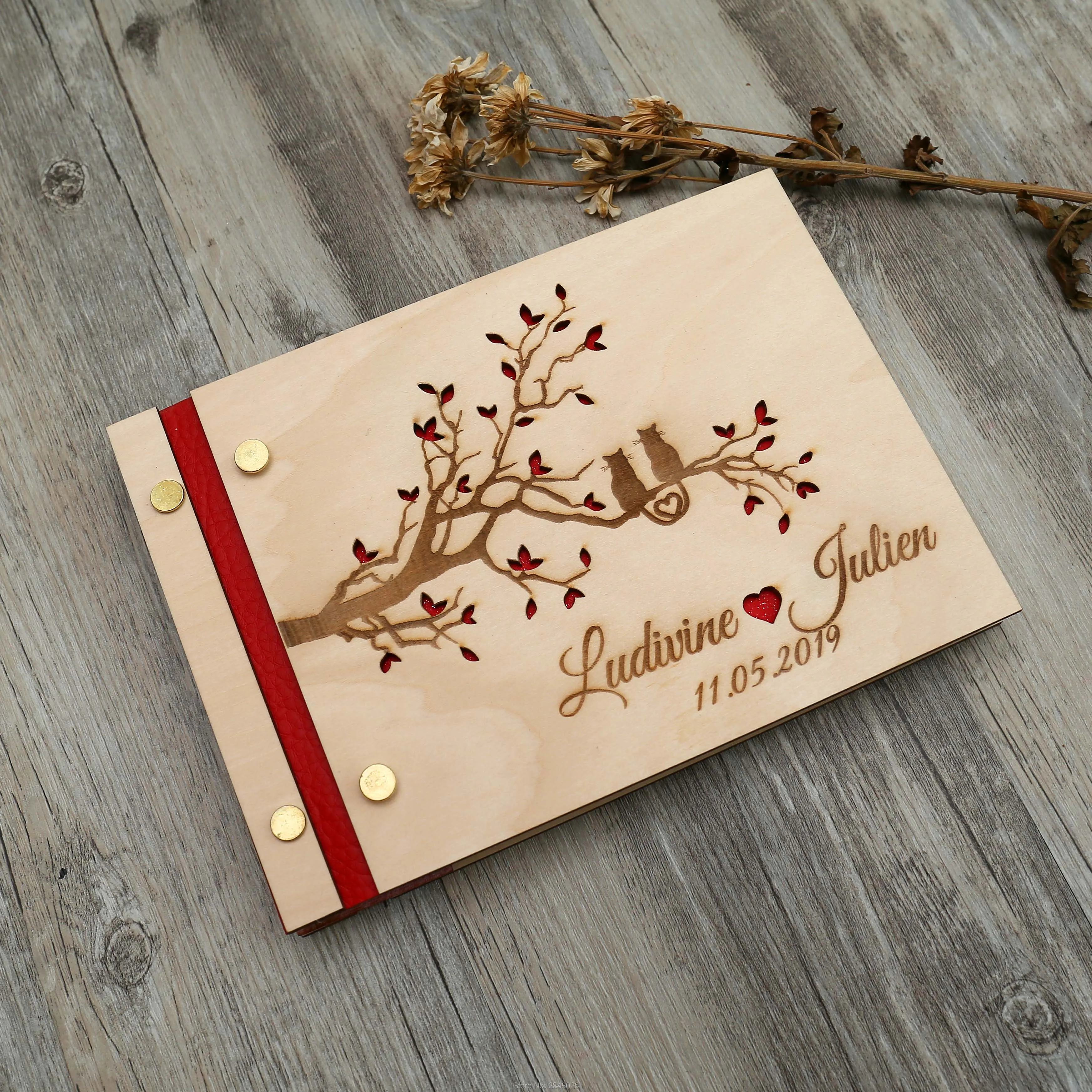 Rustic engraved tree with love - đánh giá và giá Personalized Guest Book